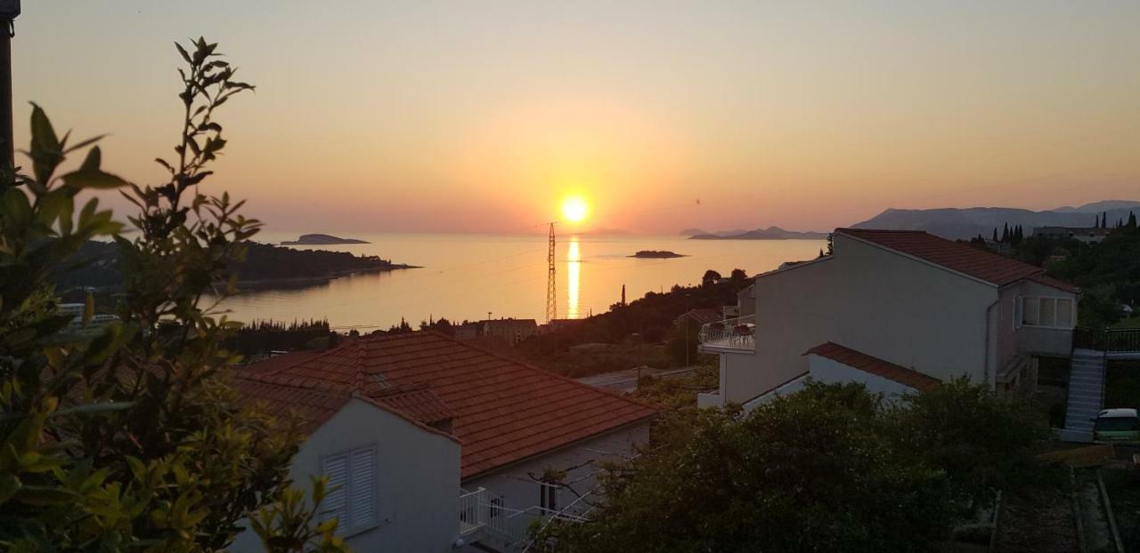 Sunset Villa קאבטאט מראה חיצוני תמונה